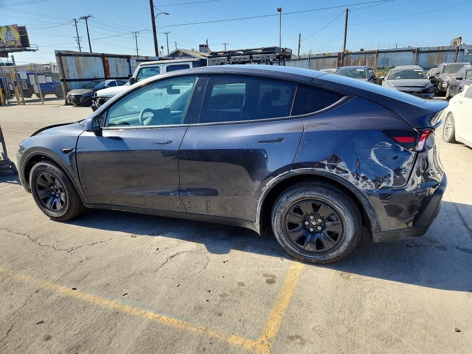2026 TESLA MODEL Y 2