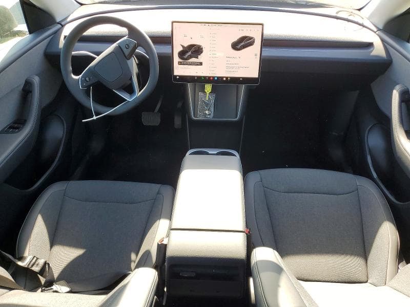 2026 TESLA MODEL Y 8