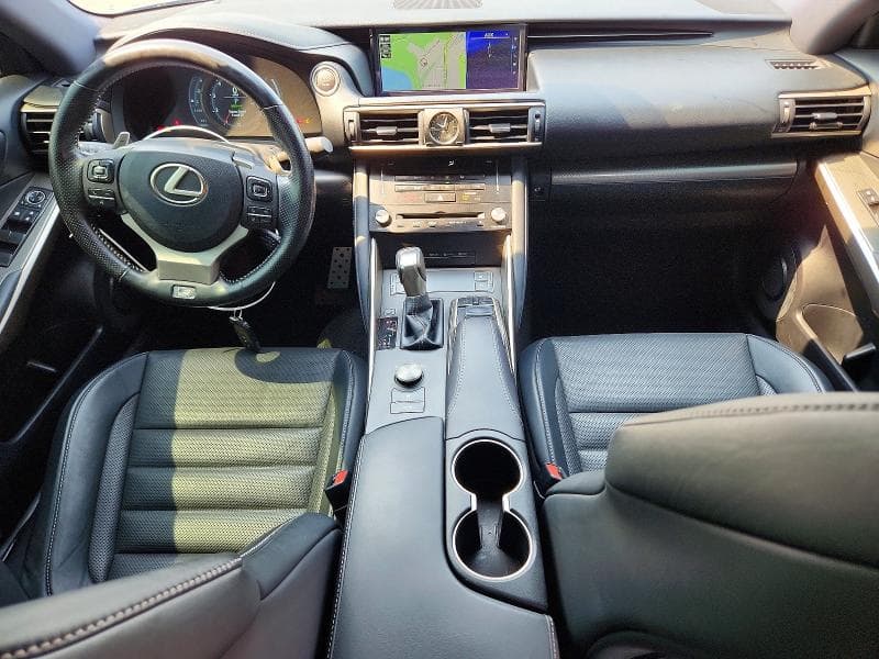 2017 LEXUS IS 300 8