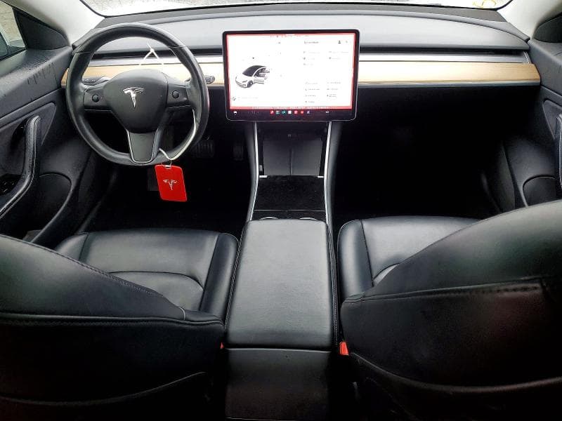 2018 TESLA MODEL 3 8