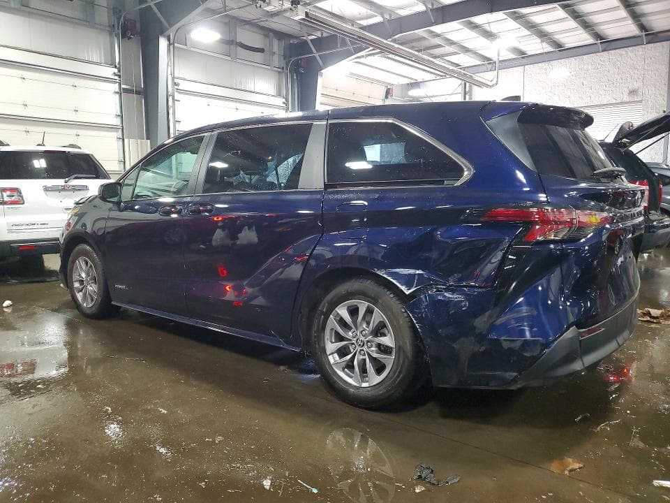 2021 TOYOTA SIENNA LE LE 2