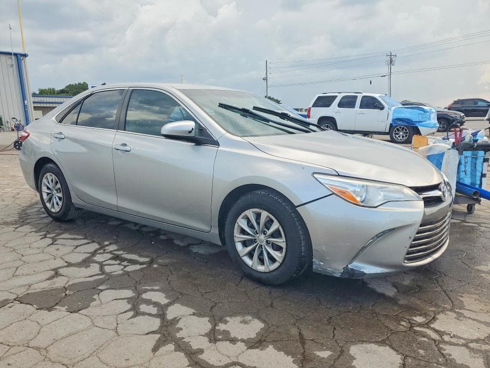2016 TOYOTA CAMRY LE 4