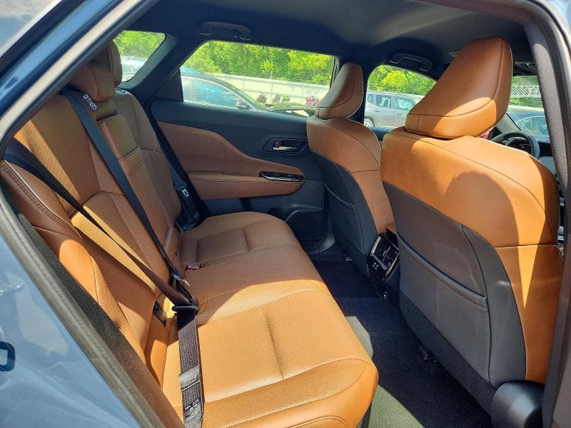 2025 TOYOTA CROWN SIGNIA XLE 11
