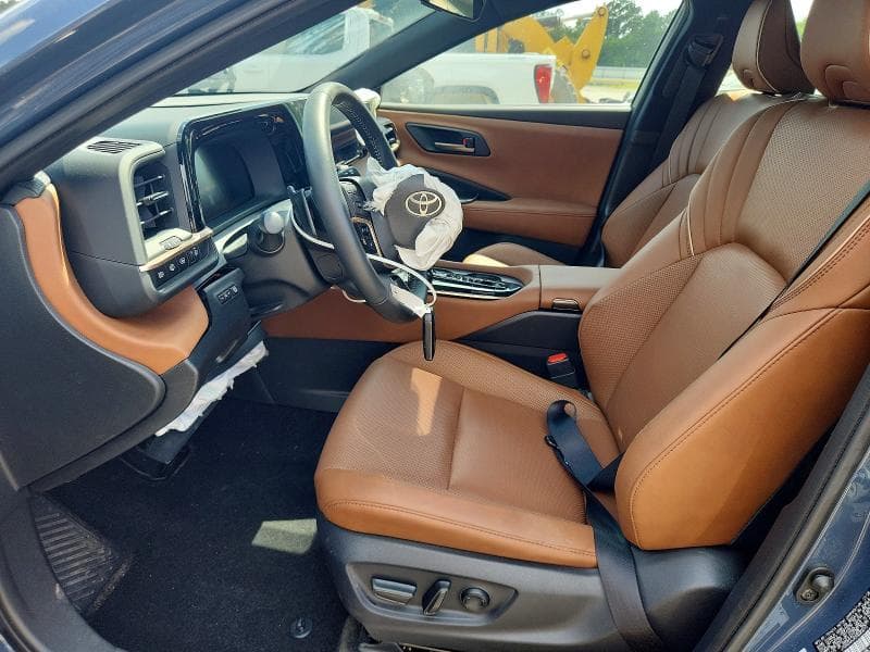2025 TOYOTA CROWN SIGNIA XLE 7