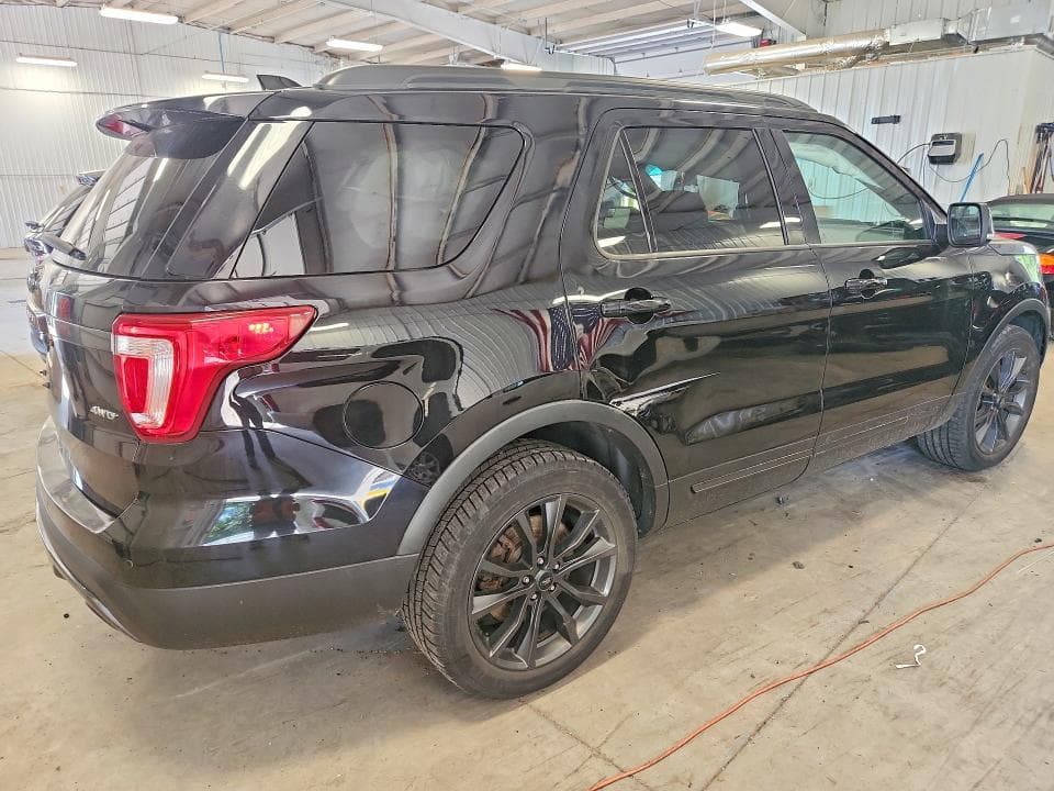 2017 FORD EXPLORER XLT 3