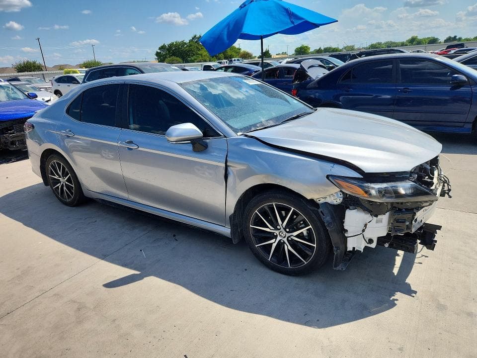 2024 TOYOTA CAMRY SE 4
