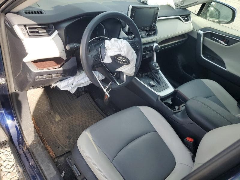2019 TOYOTA RAV4 LIMITED 8