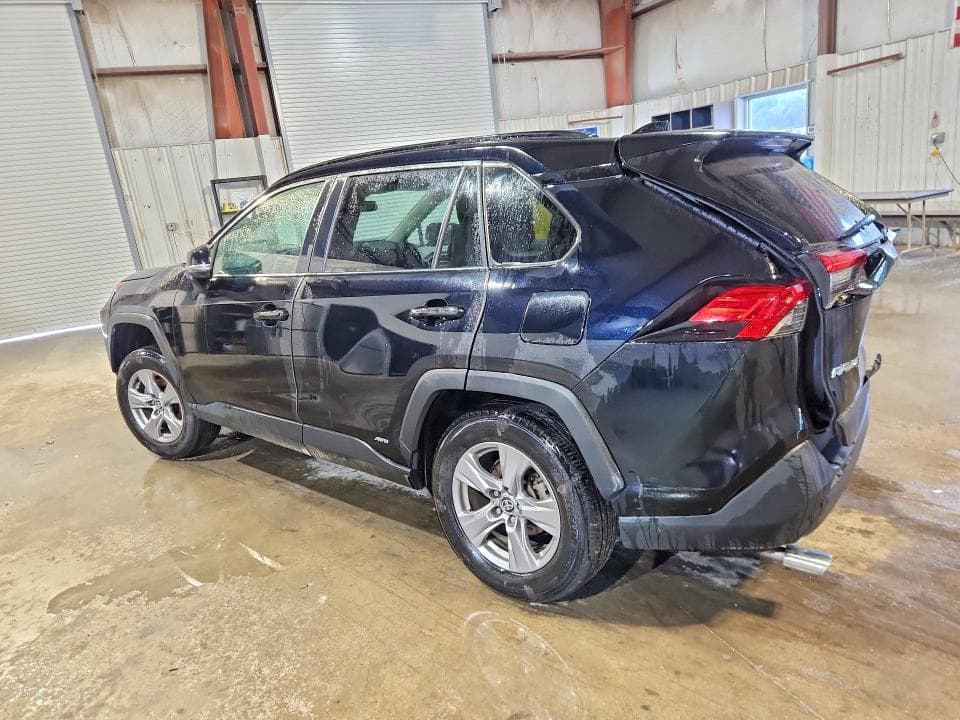 2024 TOYOTA RAV4 HYBRID XLE 2