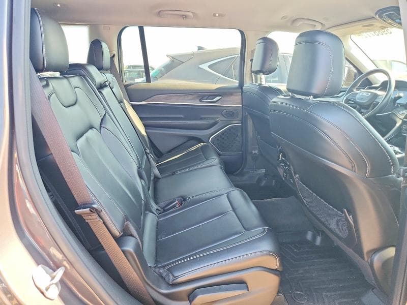 2021 JEEP GRAND CHEROKEE L LIMITED 11