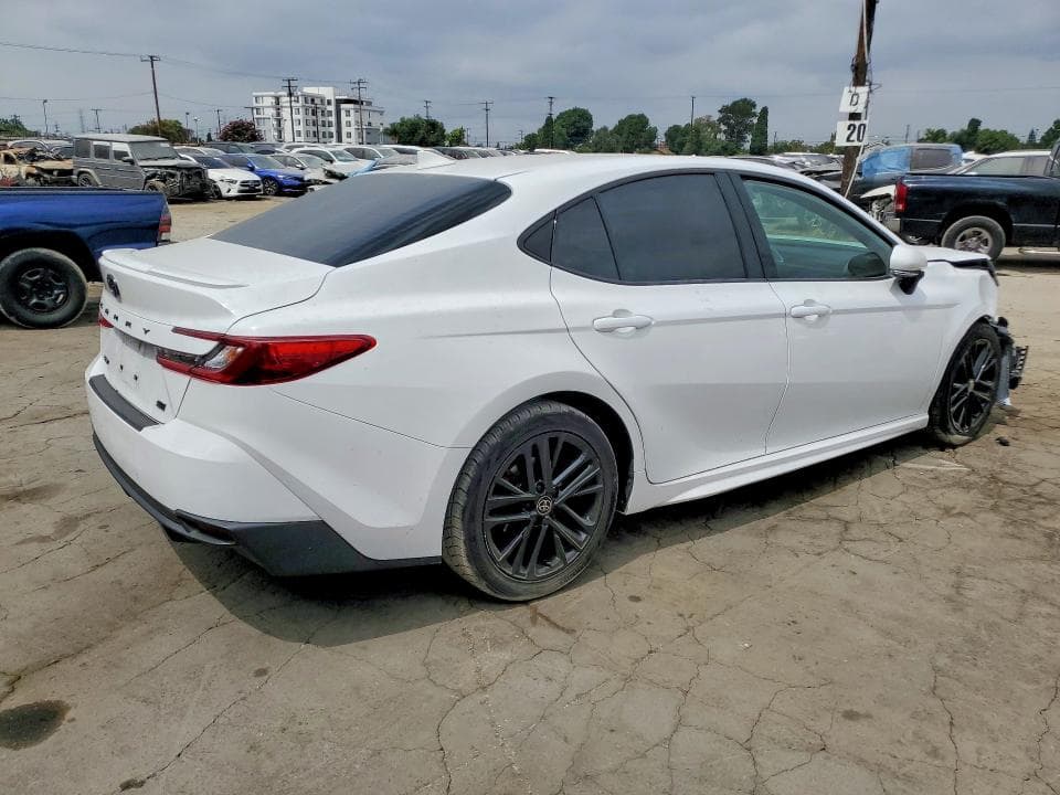 2025 TOYOTA CAMRY SE 3