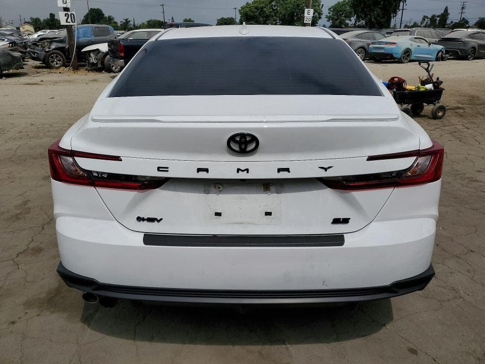 2025 TOYOTA CAMRY SE 6