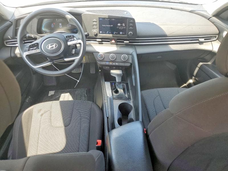 2025 HYUNDAI ELANTRA SE 8