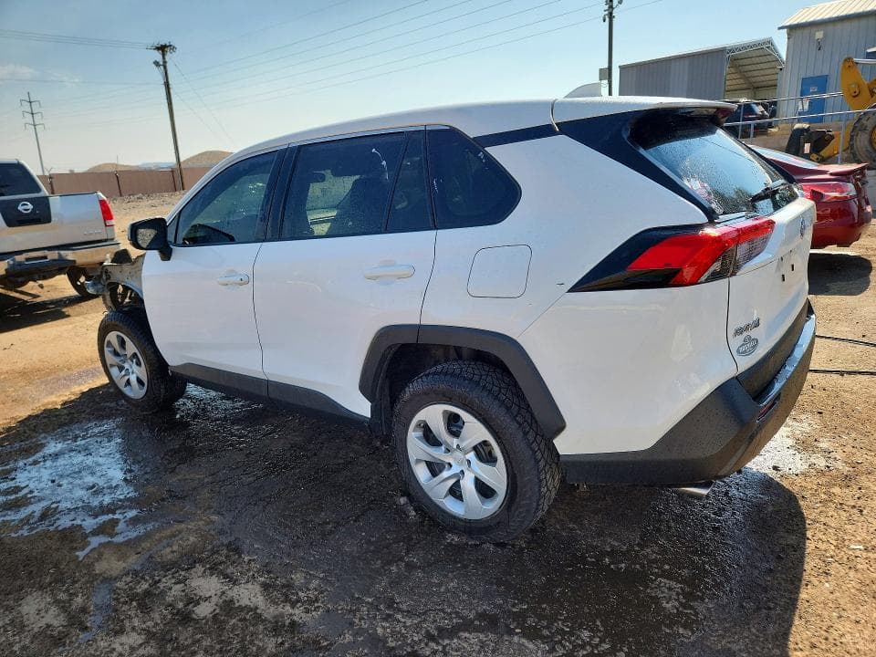 2022 TOYOTA RAV4 LE 2