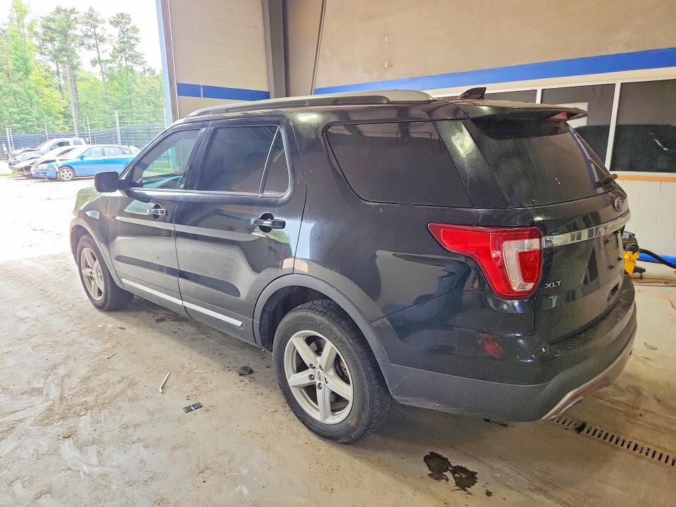 2017 FORD EXPLORER XLT 2