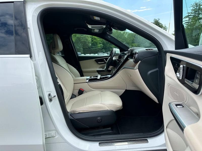 2024 MERCEDES-BENZ GLC 300 300 8
