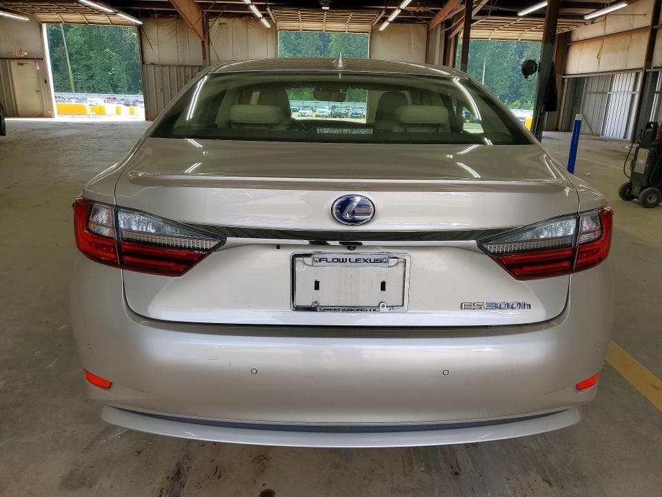 2017 LEXUS ES 300H 6