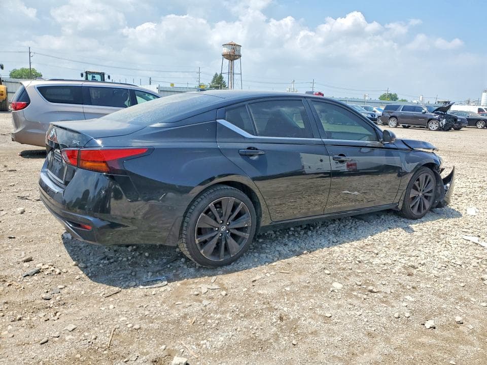 2021 NISSAN ALTIMA SR 3