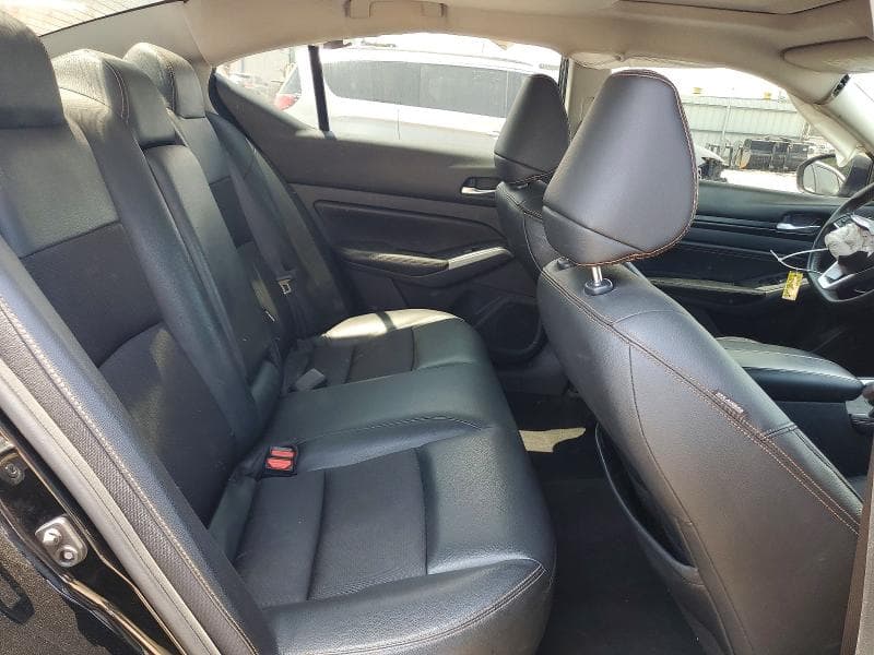 2021 NISSAN ALTIMA SR 10