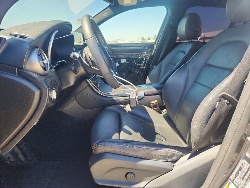 2020 MERCEDES-BENZ GLC 300 7