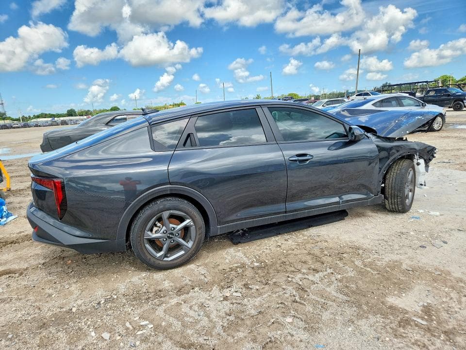 2025 KIA K4 LXS LXS 3