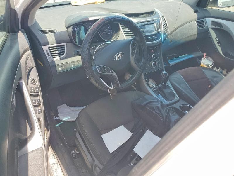 2016 HYUNDAI ELANTRA 8