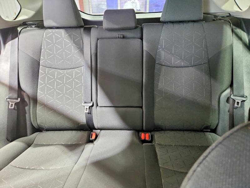 2021 TOYOTA RAV4 XLE 10