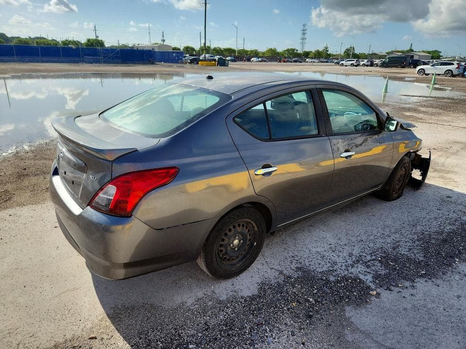 2019 NISSAN VERSA SV SV 3