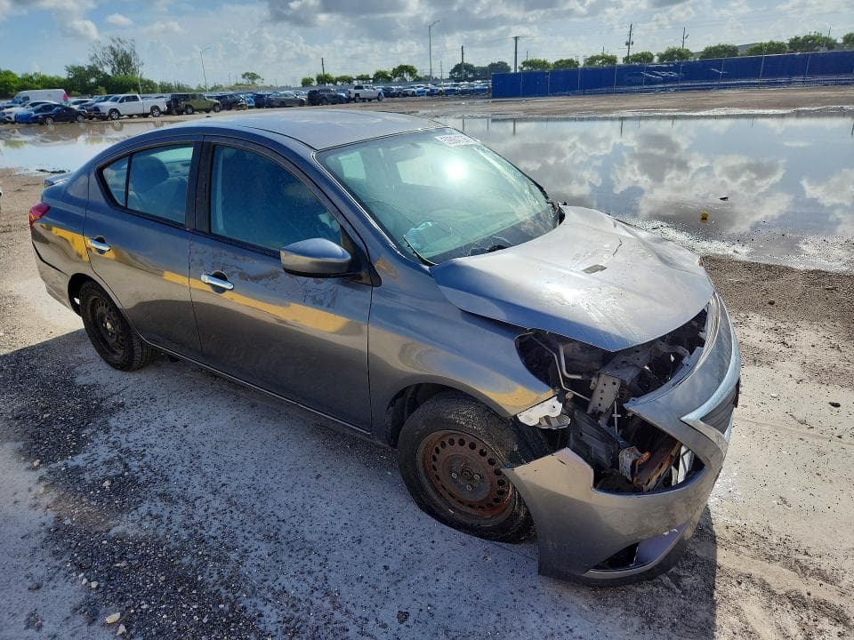 2019 NISSAN VERSA SV SV 4