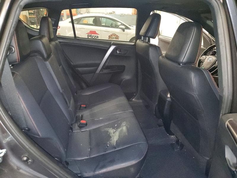 2018 TOYOTA RAV4 SE SE 11