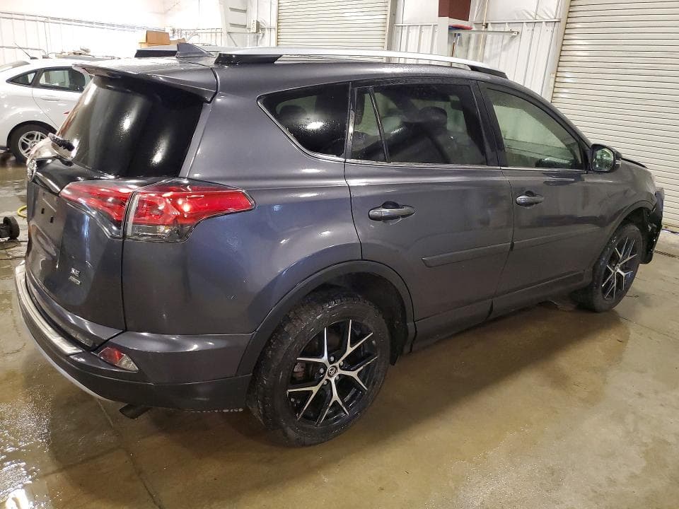 2018 TOYOTA RAV4 SE SE 3