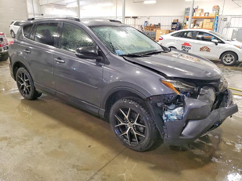 2018 TOYOTA RAV4 SE SE 4