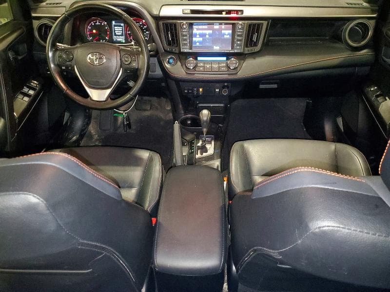 2018 TOYOTA RAV4 SE SE 8