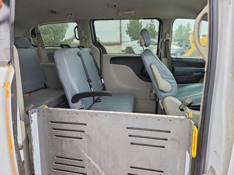 2017 DODGE GRAND CARAVAN SE 11