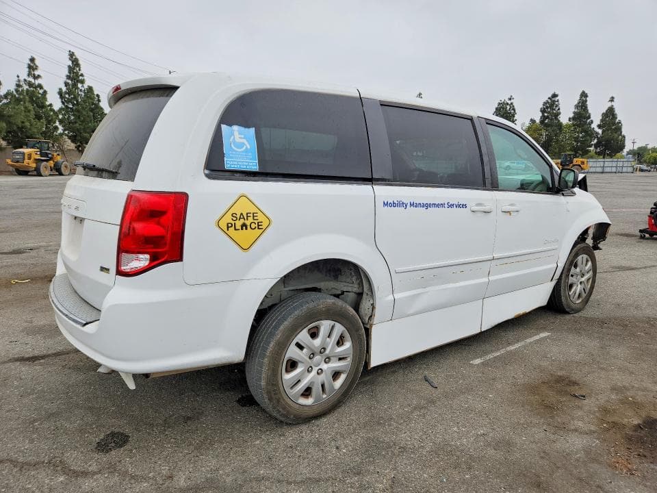 2017 DODGE GRAND CARAVAN SE 3
