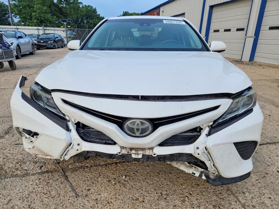 2018 TOYOTA CAMRY SE 5