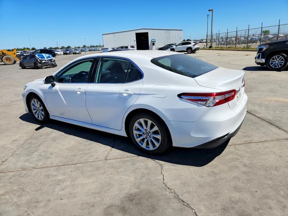 2020 TOYOTA CAMRY LE 2