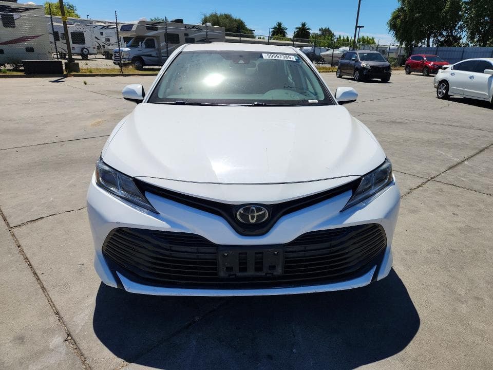 2020 TOYOTA CAMRY LE 5