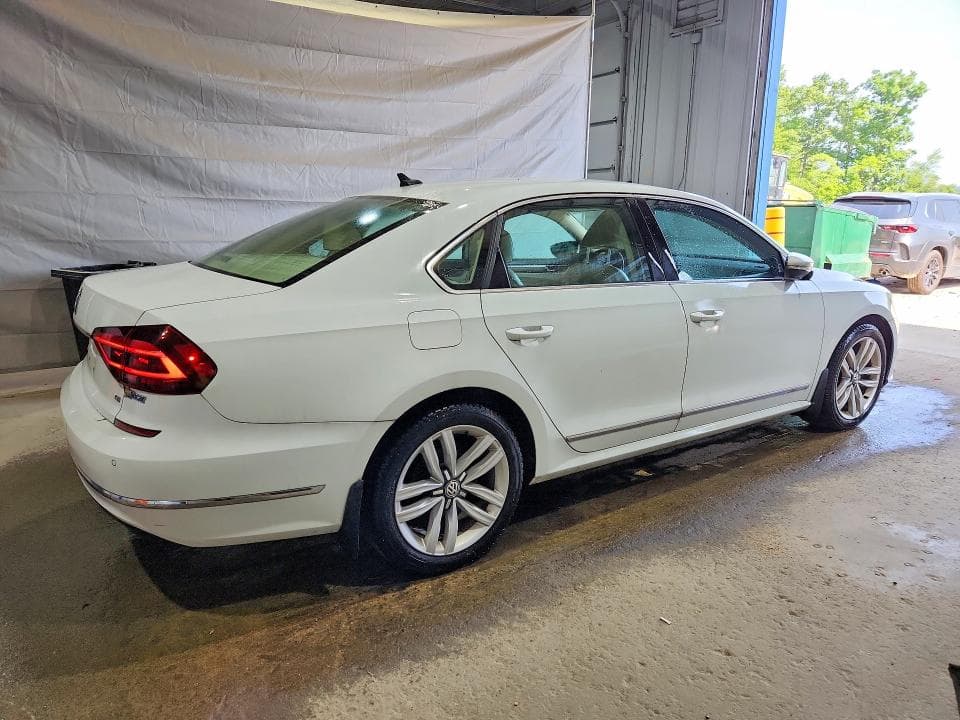 2017 VOLKSWAGEN PASSAT SE 3