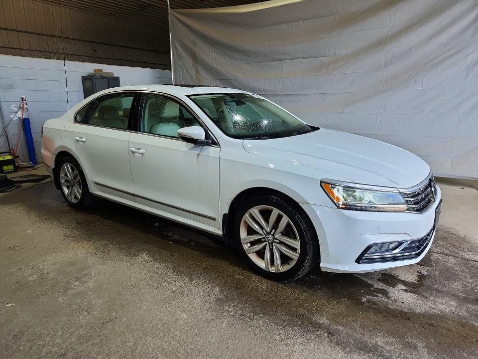 2017 VOLKSWAGEN PASSAT SE 4