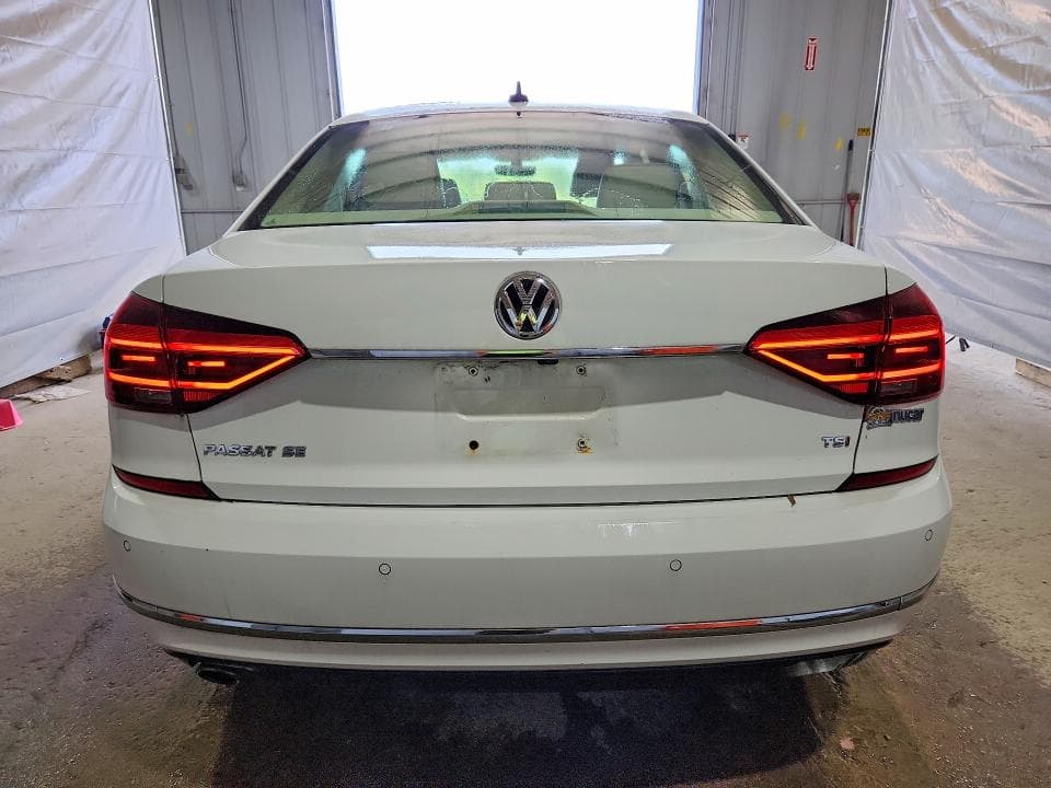 2017 VOLKSWAGEN PASSAT SE 6