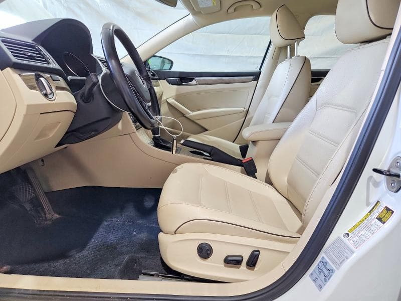2017 VOLKSWAGEN PASSAT SE 7