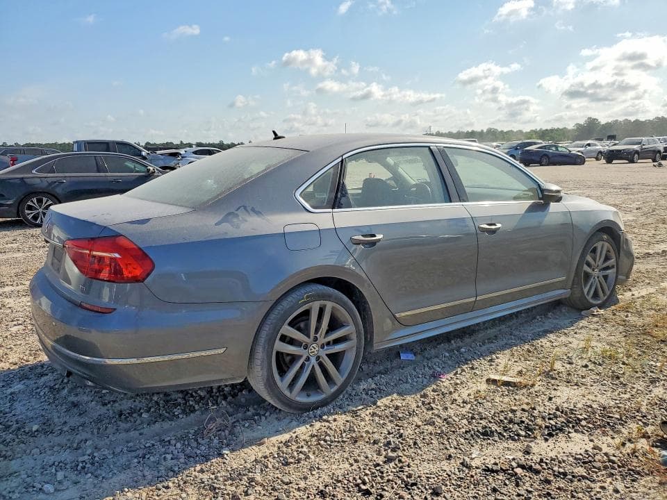 2016 VOLKSWAGEN PASSAT 3