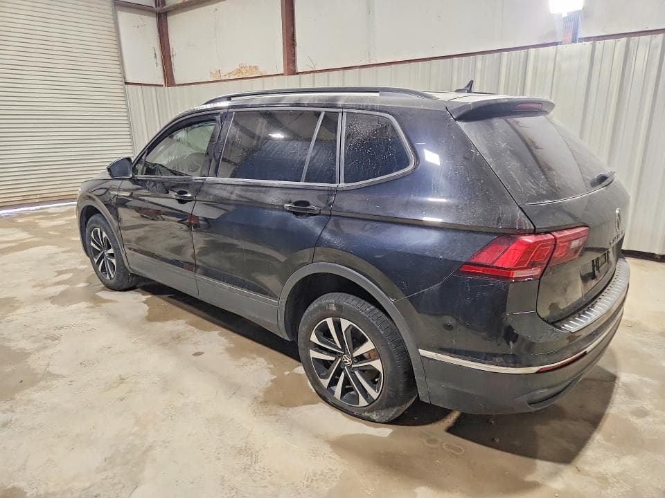 2022 VOLKSWAGEN TIGUAN S 2