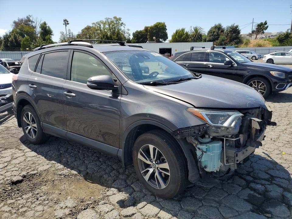 2018 TOYOTA RAV4 XLE 4