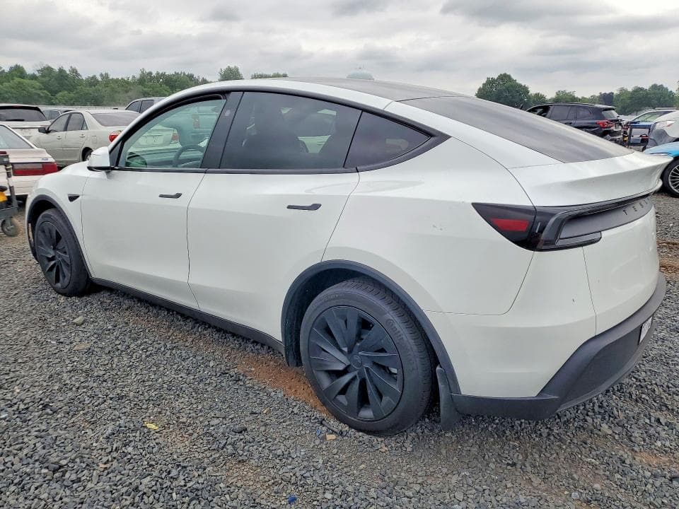 2026 TESLA MODEL Y 2