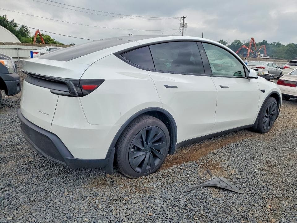 2026 TESLA MODEL Y 3