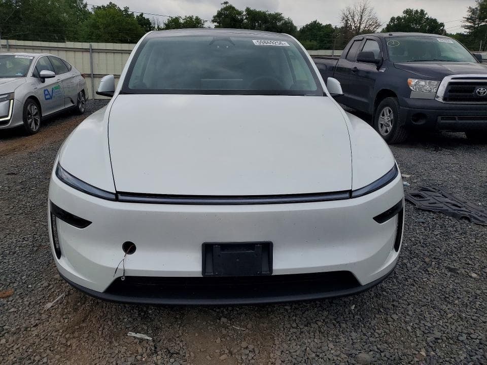 2026 TESLA MODEL Y 5