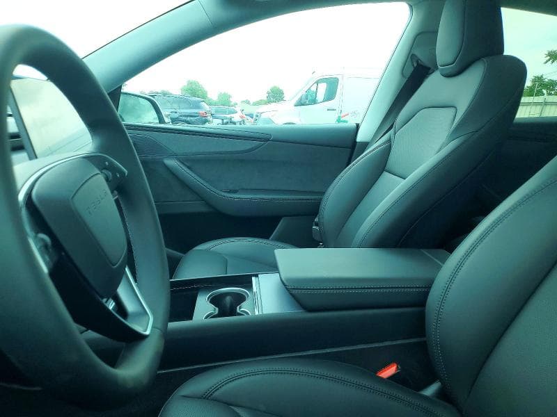 2026 TESLA MODEL Y 7