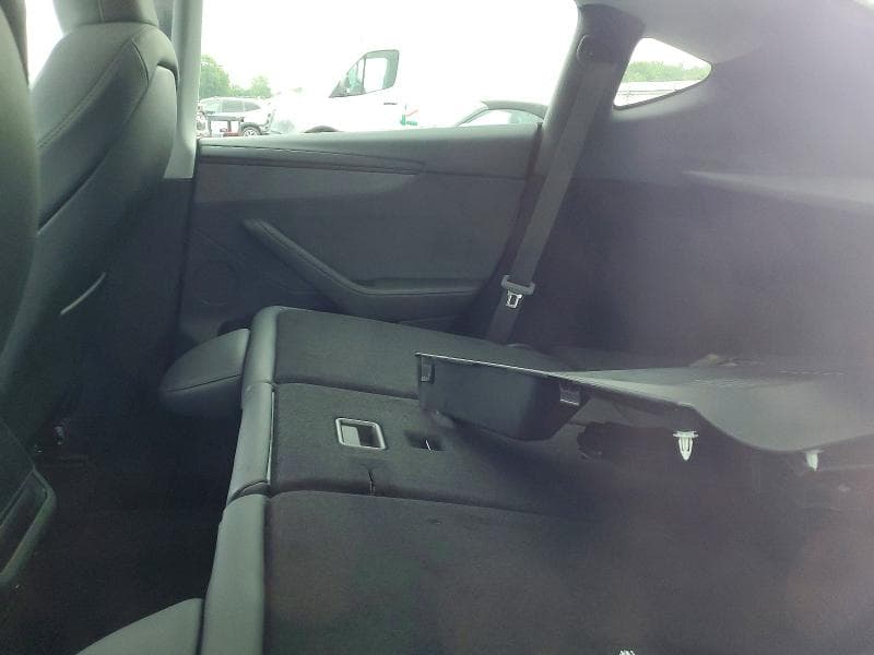 2026 TESLA MODEL Y 10