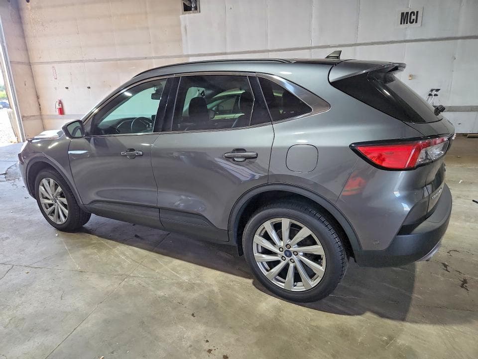 2021 FORD ESCAPE TITANIUM 2